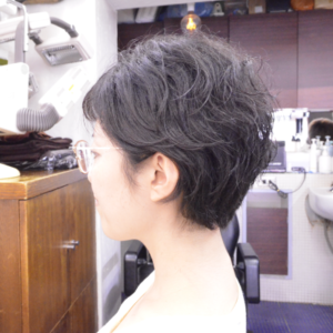 脱縮毛矯正-縮毛矯正をやめてショートに3