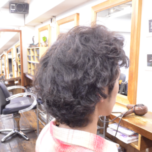 くせ毛生かした髪型をメンズ2